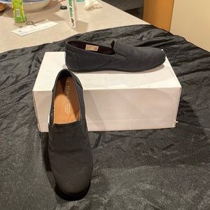 TOMS Women's Redondo Slip On Flat Black Oxford US